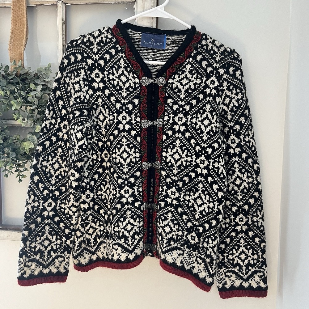 Vintage‎ Icewear 100% New Wool Nordic Scandinavian-style cardigan Size XS Hooks